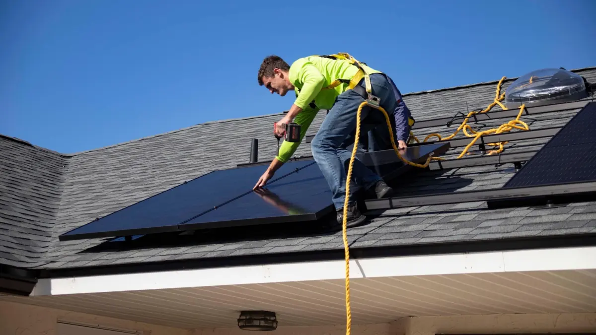 Aggregaat aansluiten zonnepanelen thuisbatterij: gids