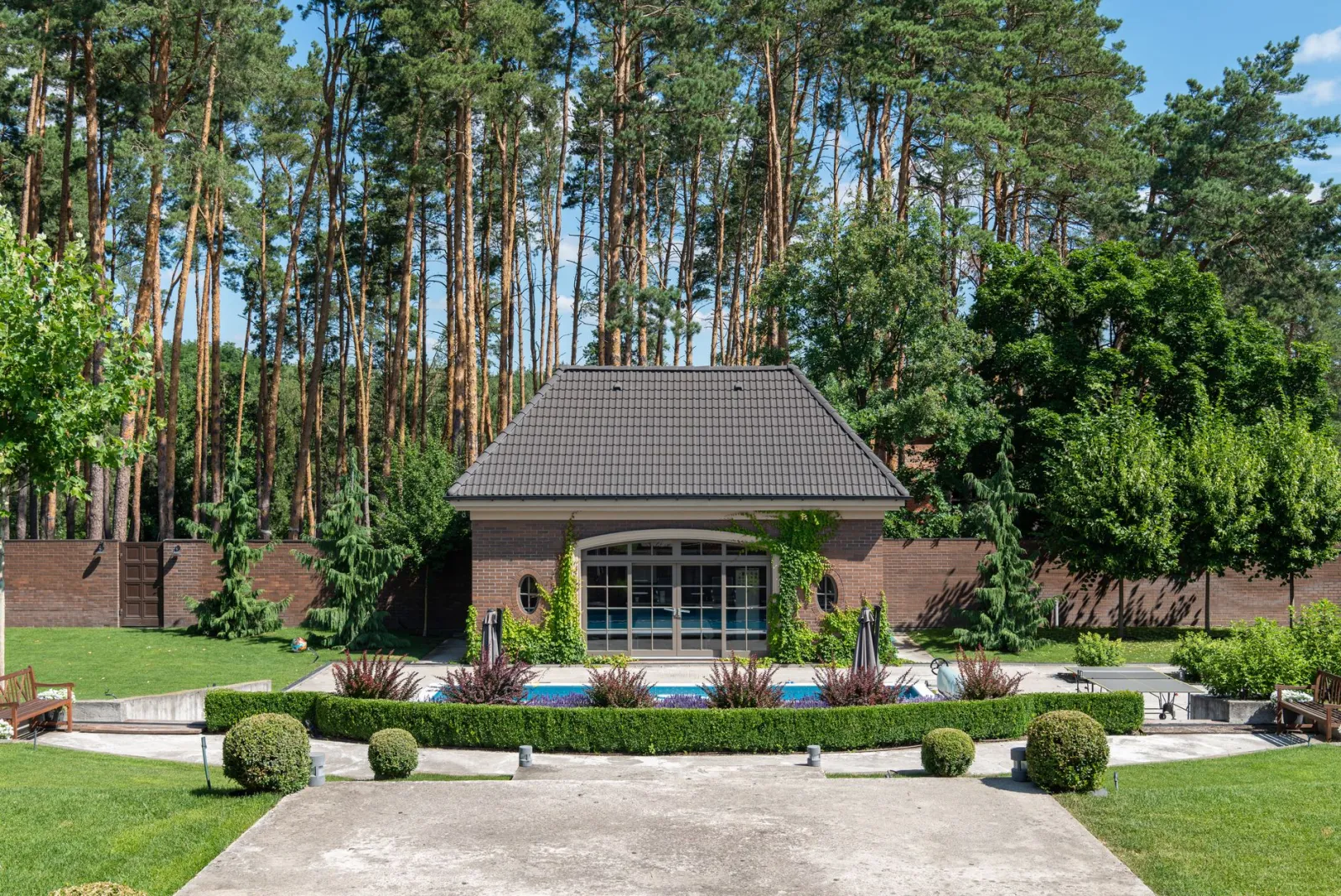 Noodstroom poolhouse Gelderland: aggregaat, batterij